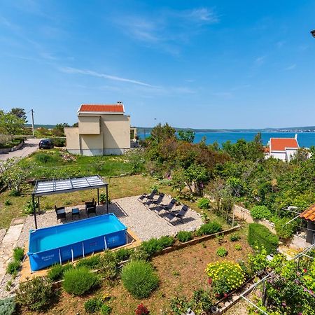 Apartment Sea And Mountain With Pool Novigrad  Bilik gambar