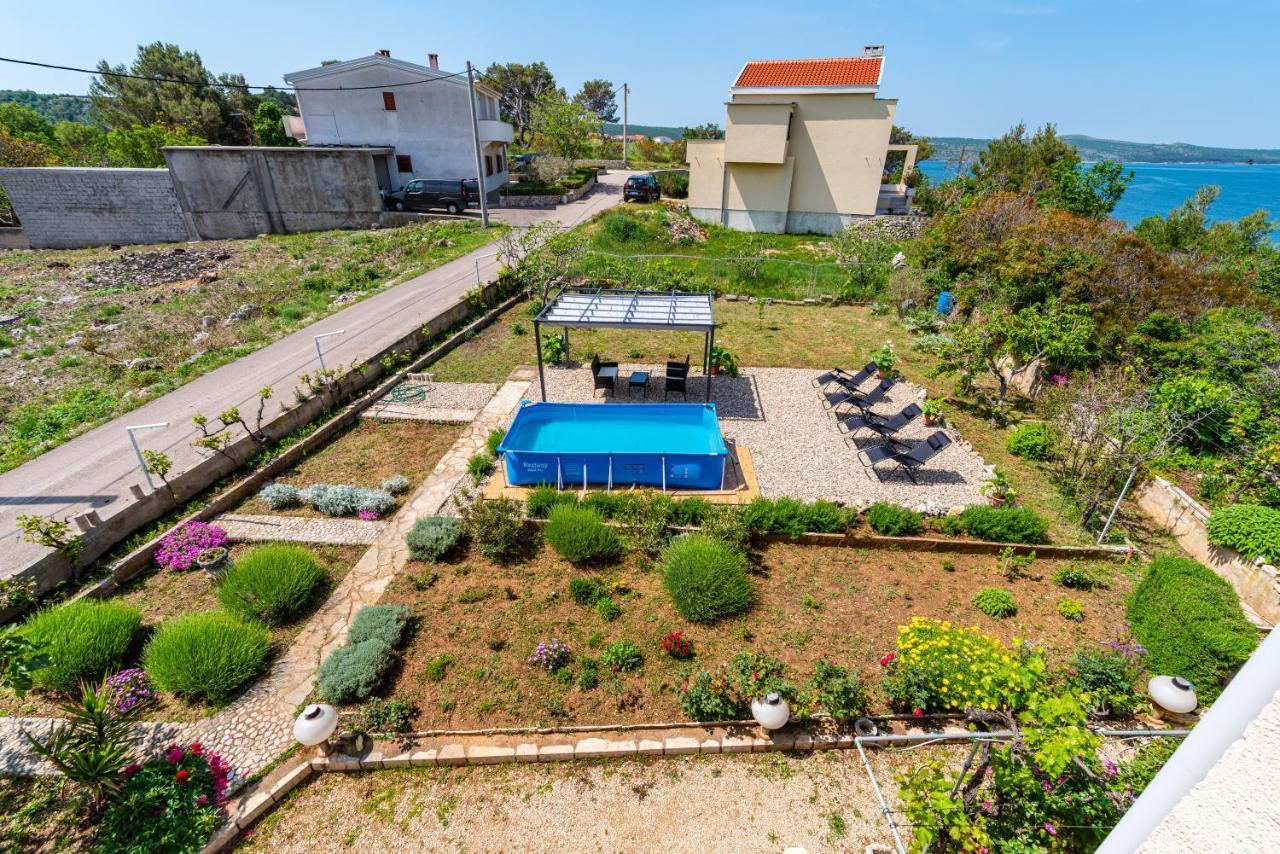 Apartment Sea And Mountain With Pool Novigrad  Bilik gambar