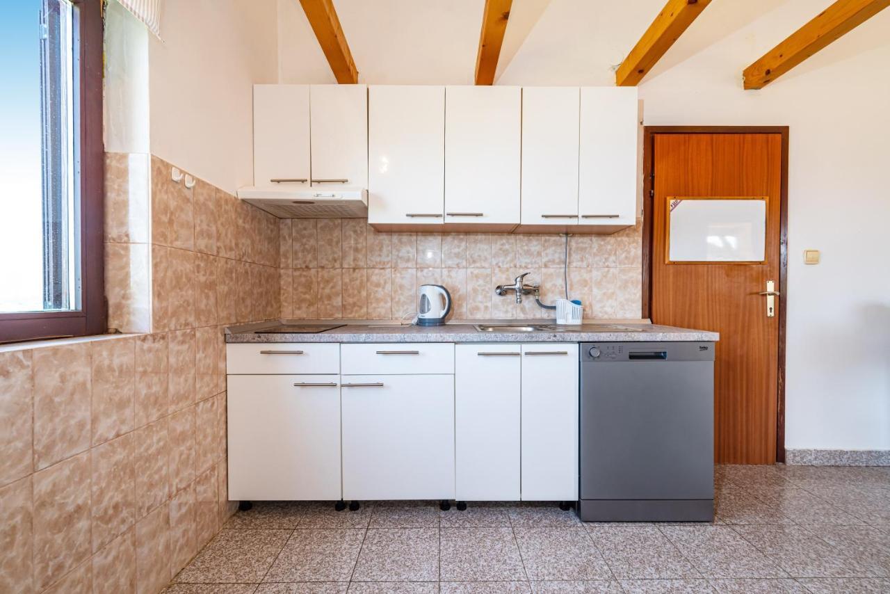 Apartment Sea And Mountain With Pool Novigrad  Bilik gambar