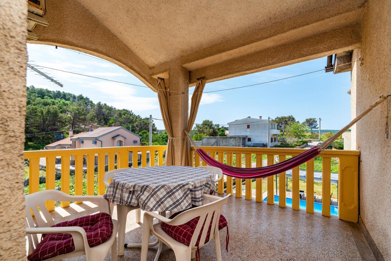 Apartment Sea And Mountain With Pool Novigrad  Bilik gambar