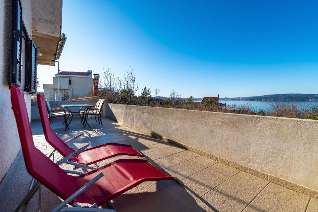 Apartment Sea And Mountain With Pool Novigrad  Luaran gambar